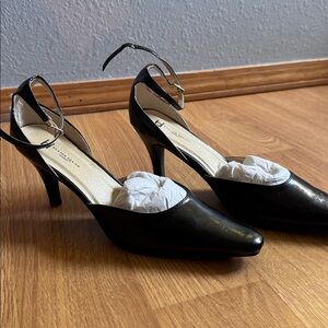 Slingback Black PUMPS Pointed toe heel faux leather Boston Design Studio SZ 8